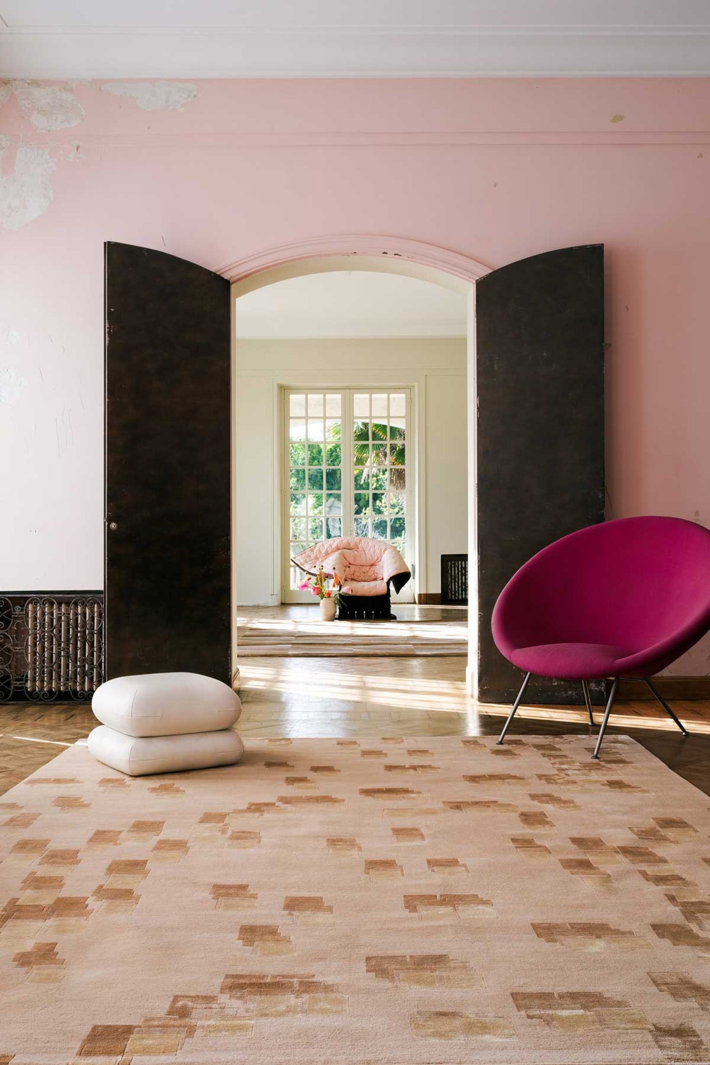 Hand-Tufted Organic Crackle Pattern in Off-White
